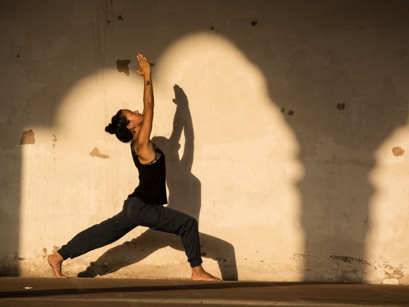 Yoga für besseren Schlaf: Entspannungsübungen zur Schlafoptimierung